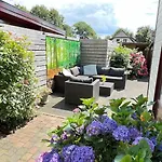 シャレー Tiny House Met Tuin En 2 Fietsen In Op De Veluwe プッテン