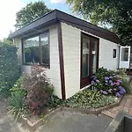 Tiny House Met Tuin En 2 Fietsen In Op De Veluwe * プッテン