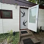 シャレー Tiny House Met Tuin En 2 Fietsen In Op De Veluwe プッテン